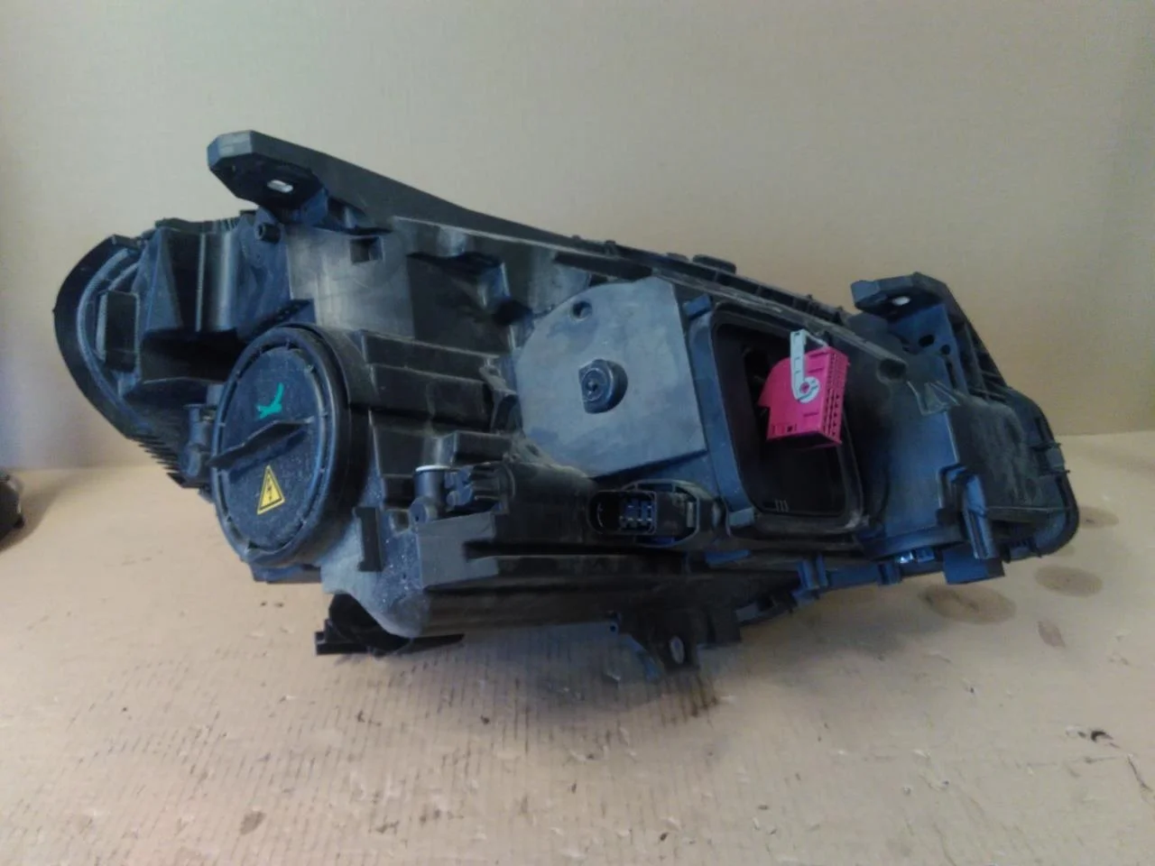 Mercedes B 180-200 W246/W242 2012-19 Fényszóró, bal nézet 3