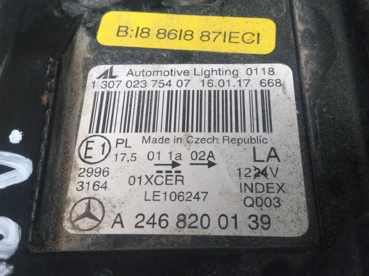 Mercedes B 180-200 W246/W242 2012-19 Fényszóró, bal nézet 4
