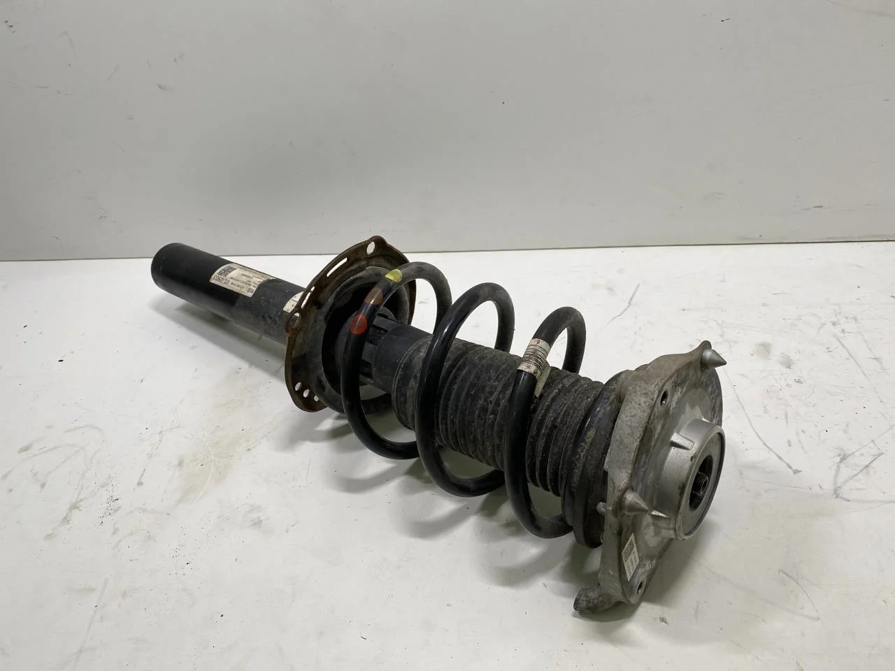 Volkswagen ID.5 2022- Strut assembly, front left view 2