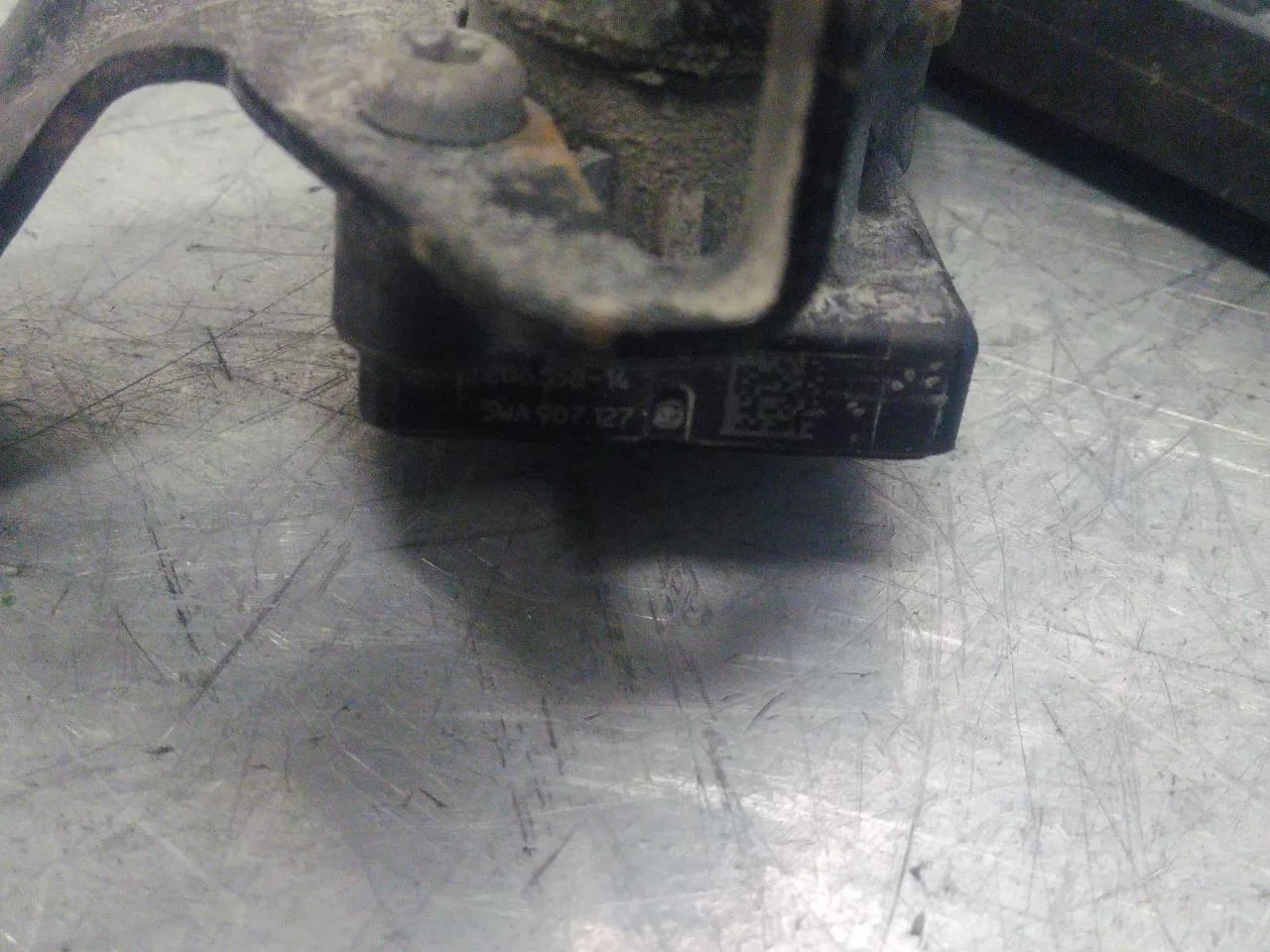 Volkswagen ID.3 2021- Level control / air suspension sensor view 2