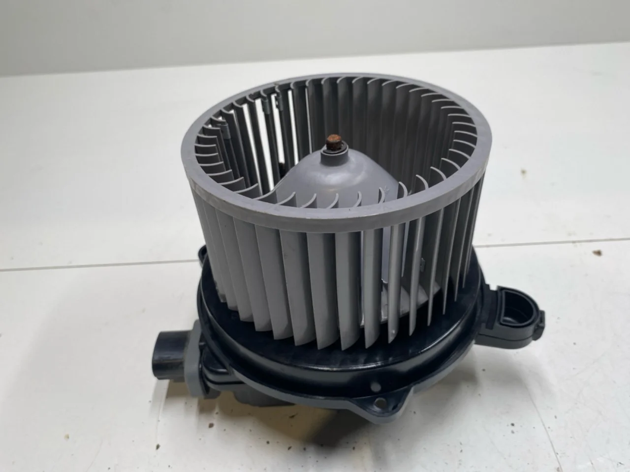 Hyundai IONIQ 5 NE 2022- Fűtésventilátor motor nézet 2