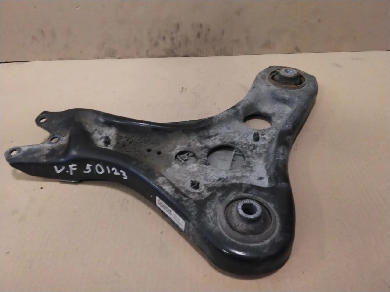 Volkswagen ID.3 2021- Front left control arm