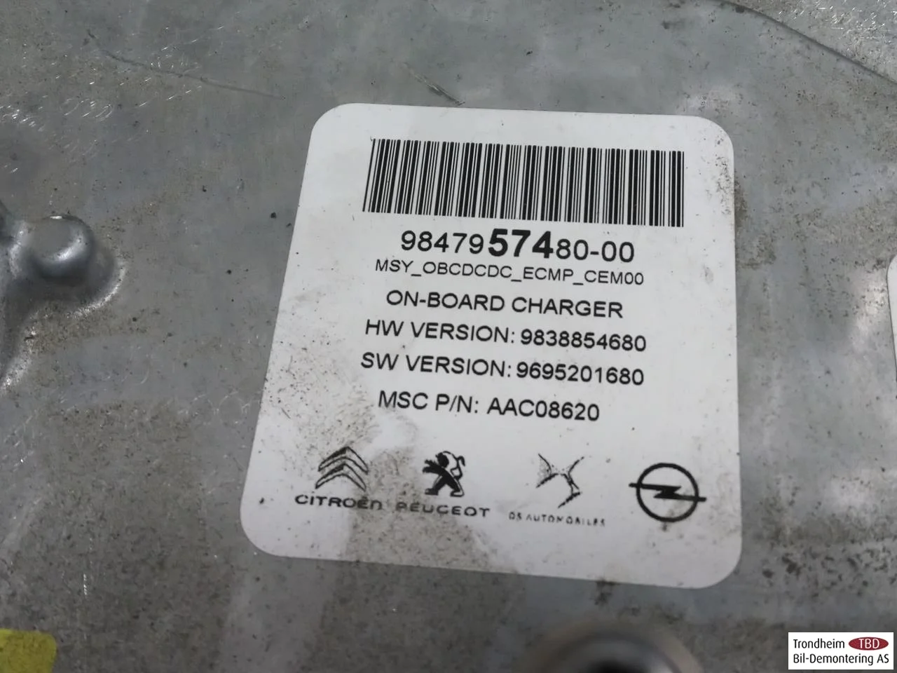 Peugeot 2008/E-2008 2020-> Încărcător baterie vedere 4