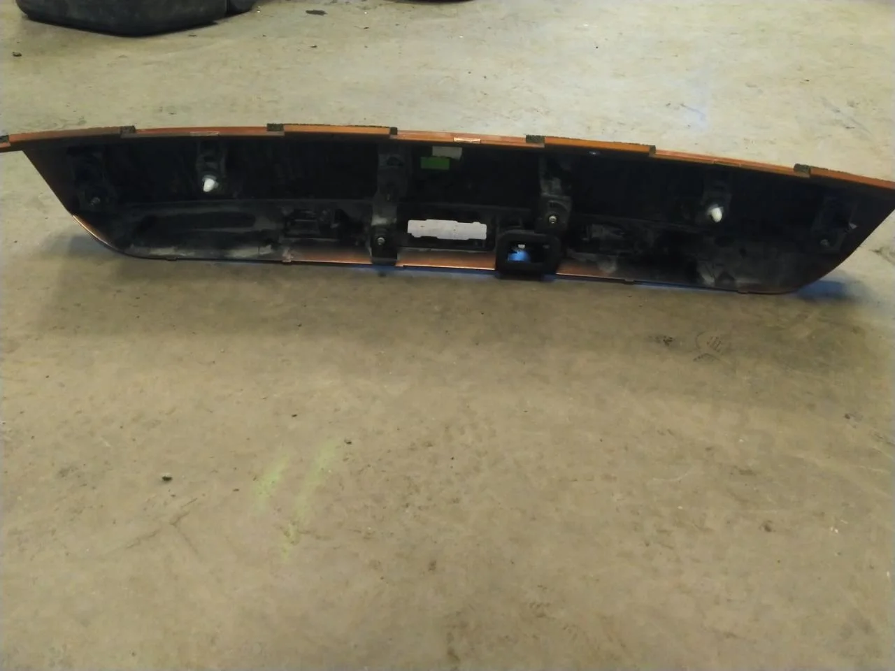 Peugeot 2008/E-2008 2020-> Tailgate exterior handle view 2