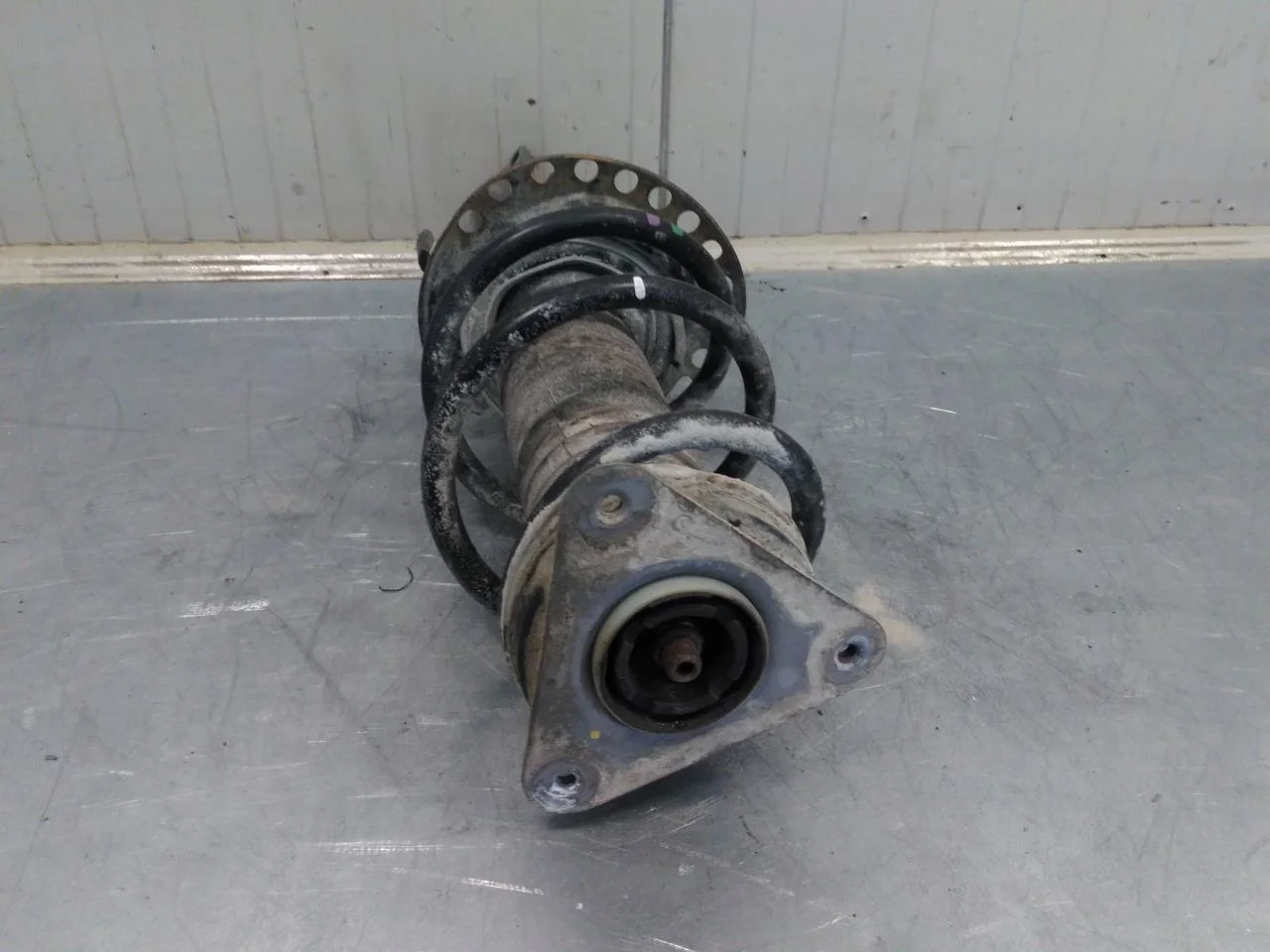Renault ZOE/E- TECH 2013--> Strut assembly, front left view 3