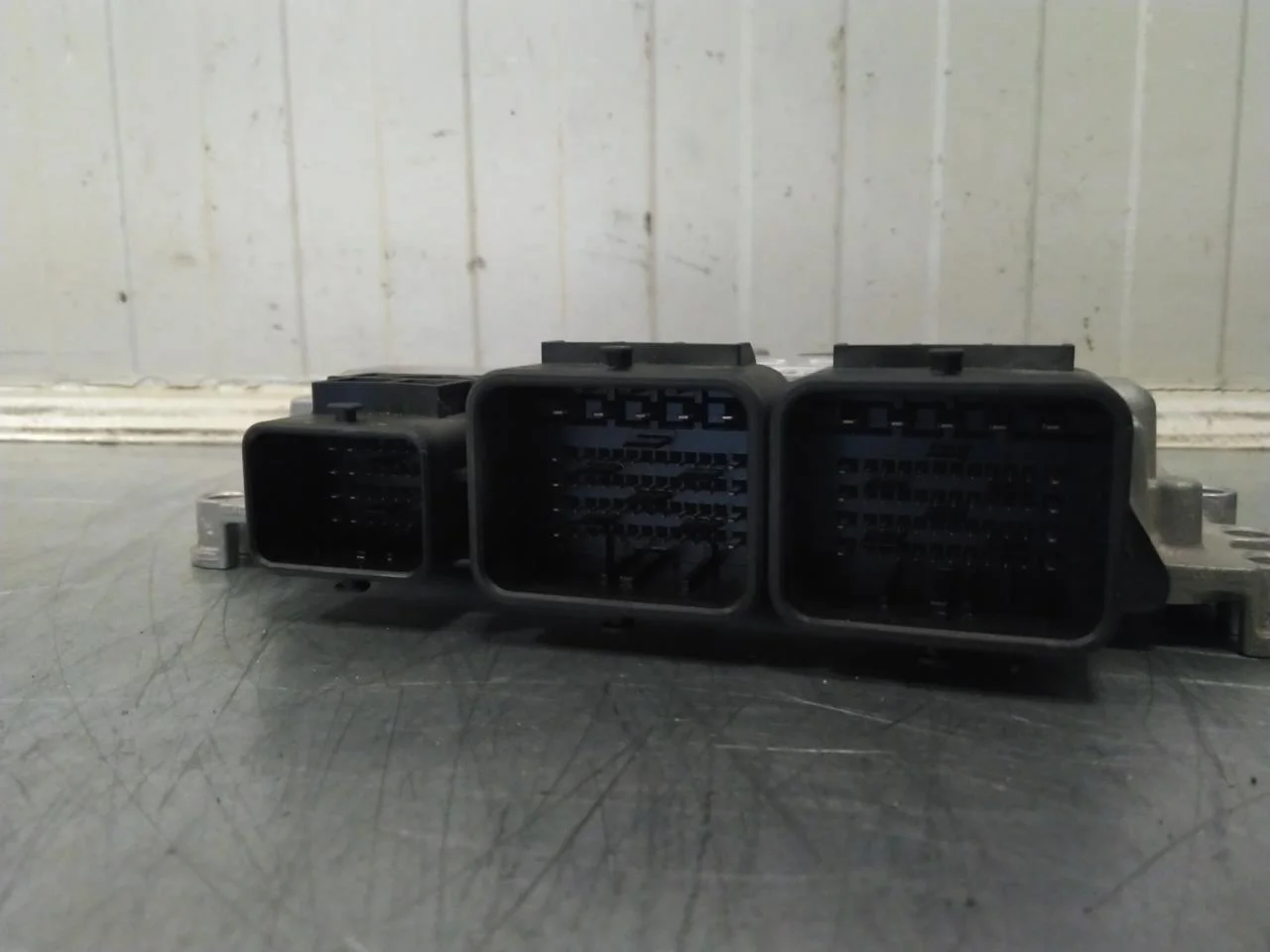 Peugeot PARTNER 2016-18 Injection control unit, petrol view 3