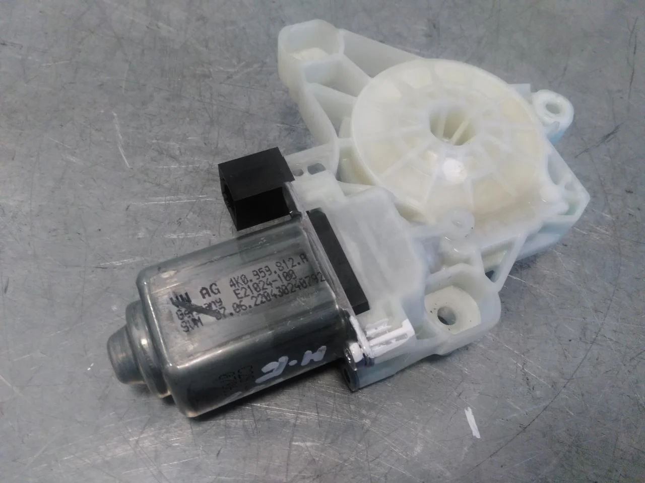 Volkswagen ID.4 2021- Ablakemelő motor nézet 2