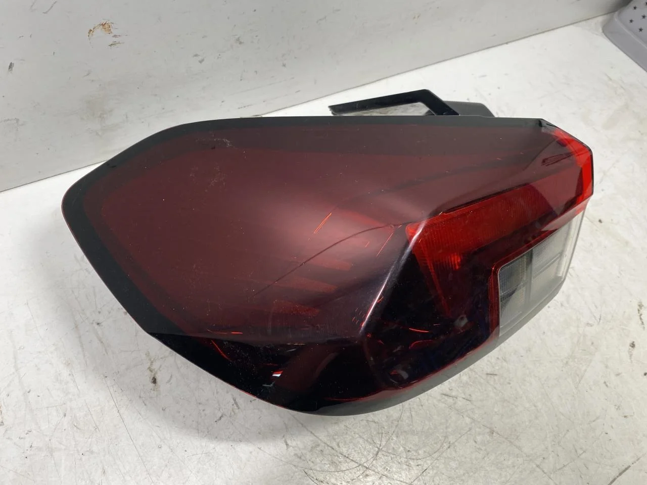 Opel / Vauxhall CORSA F 2020- Lampă spate stânga vedere 2