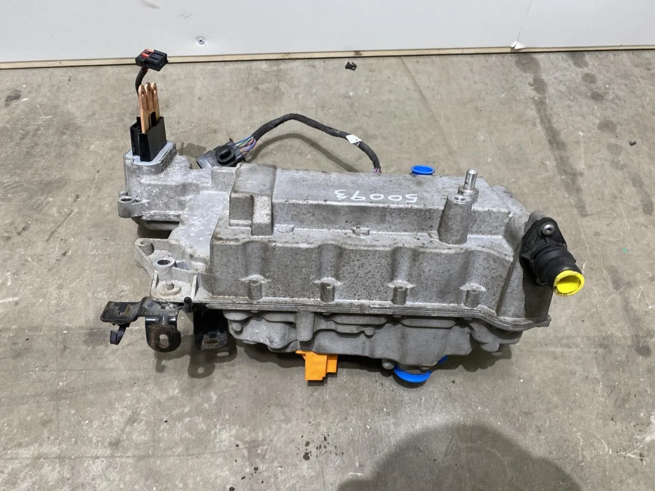 Opel / Vauxhall CORSA F 2020- Inverter, 12-220V