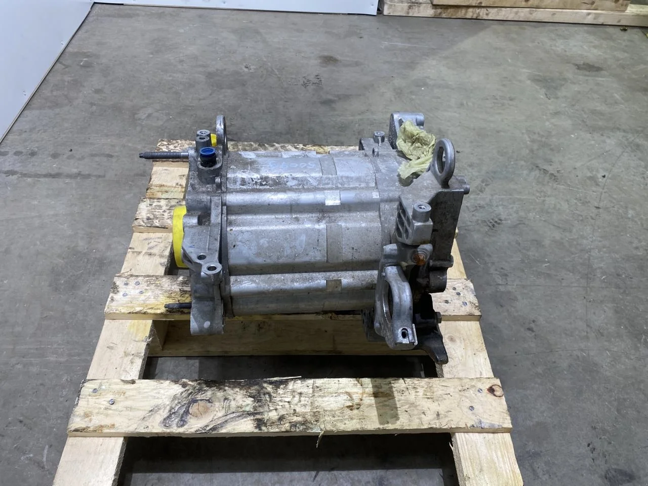 Opel / Vauxhall CORSA F 2020- Elektromos motor, első nézet 3