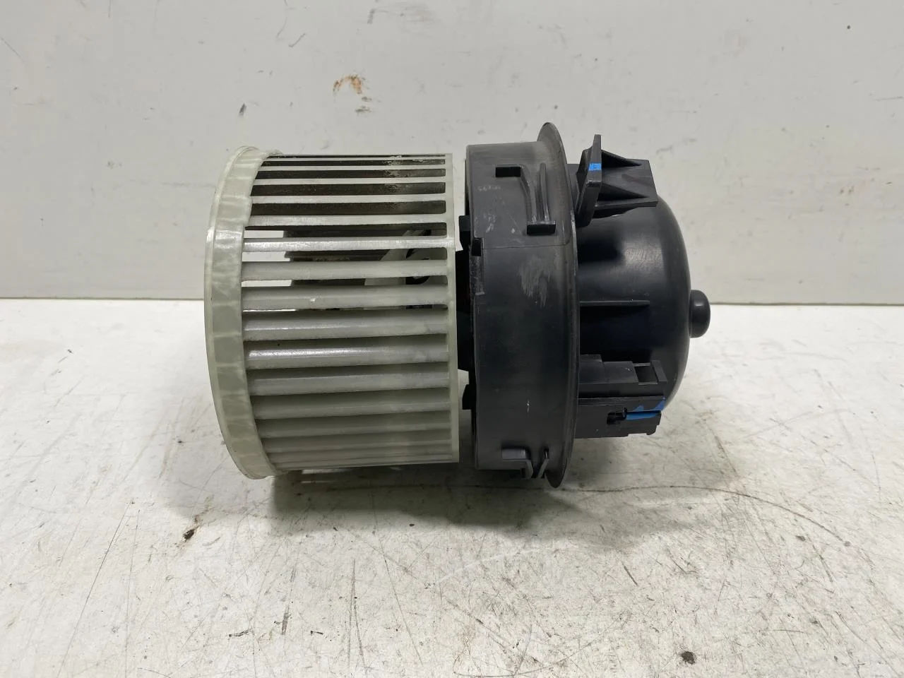 Opel / Vauxhall CORSA F 2020- Fűtésventilátor motor nézet 2