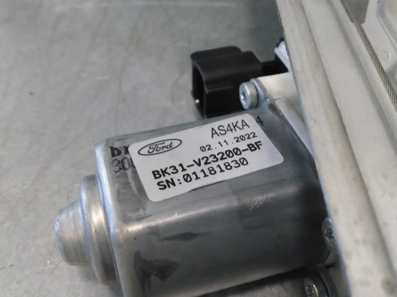 Ford E-TRANSIT 2022- Electric window regulator, complete view 3