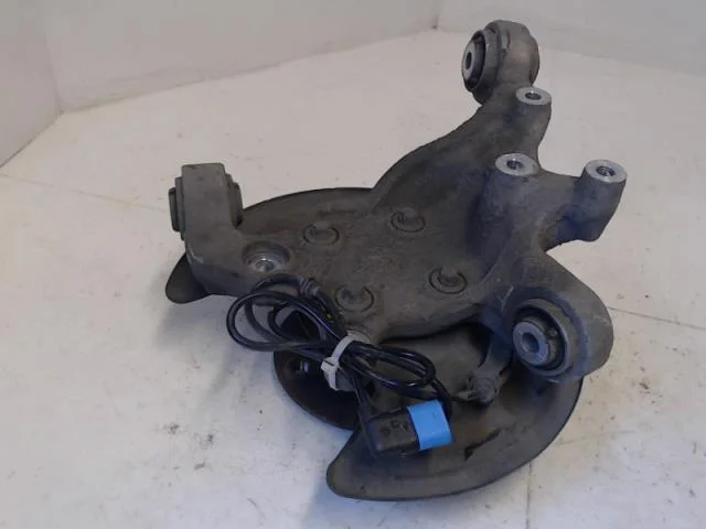 Mercedes B 180-200 W246/W242 2012-19 Csonkállvány, jobb hátsó nézet 2