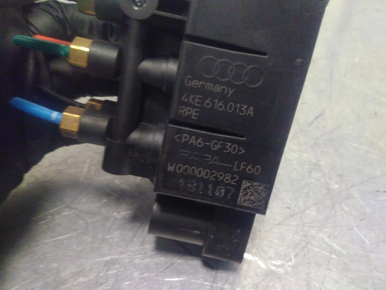 Audi E-TRON, S GE 2019- Suspension compressor view 3