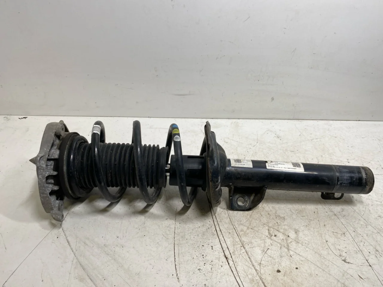 Volkswagen ID.4 2021- Amortizor tip McPherson, față stânga