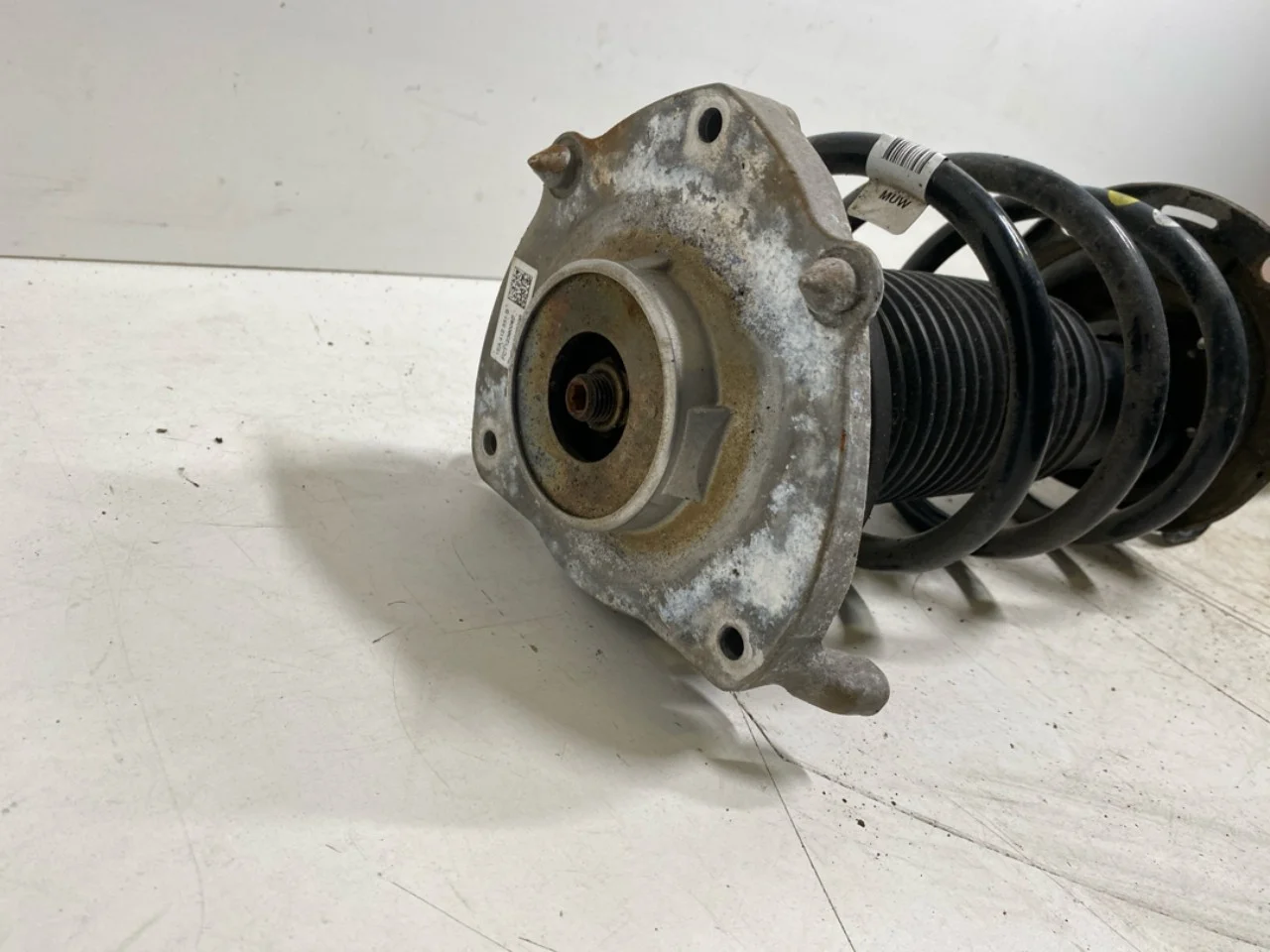 Volkswagen ID.4 2021- Strut assembly, front left view 3