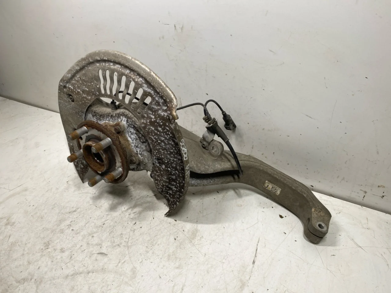 Jaguar I-PACE 2018- Stub axle carrier, left front view 2