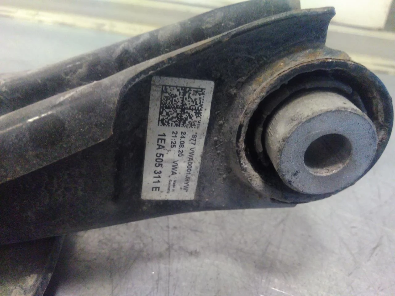 Volkswagen ID.3 2021- Control arm, rear right view 2