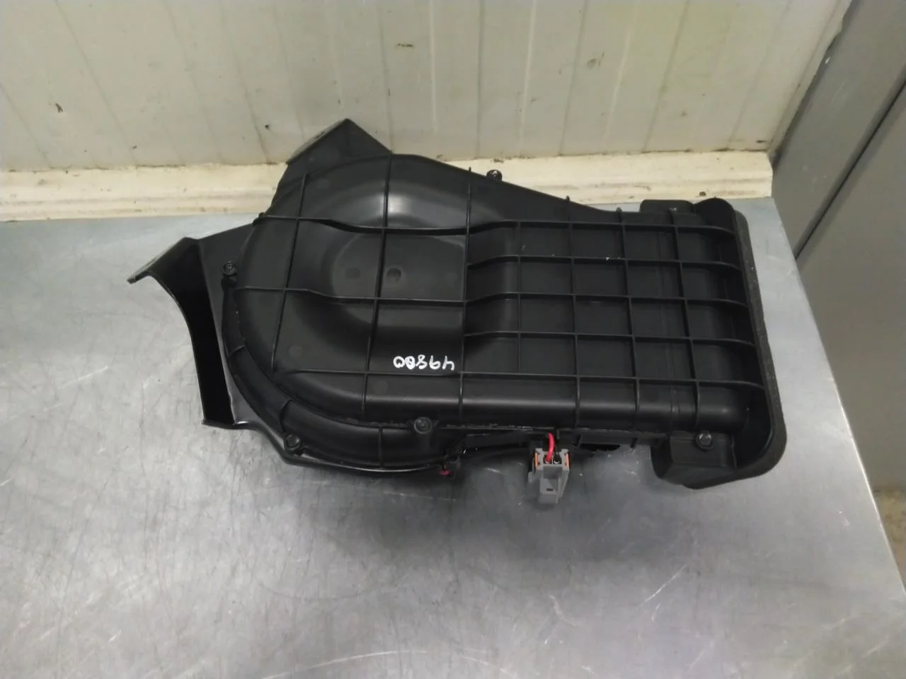 Volvo C40/RECHARGE 2021-> Speaker view 2