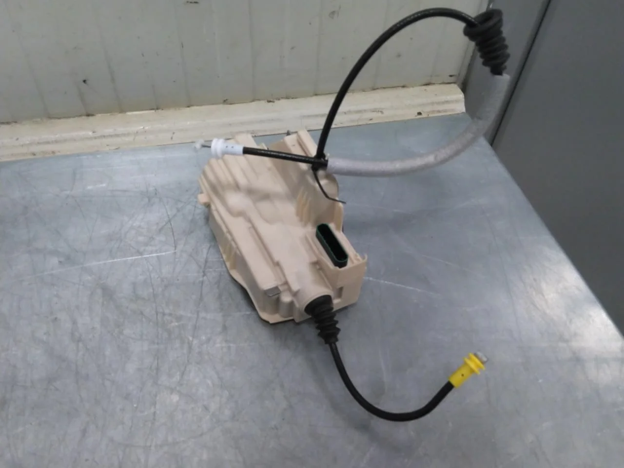 Volvo C40/RECHARGE 2021-> Ajtózár ház nézet 3