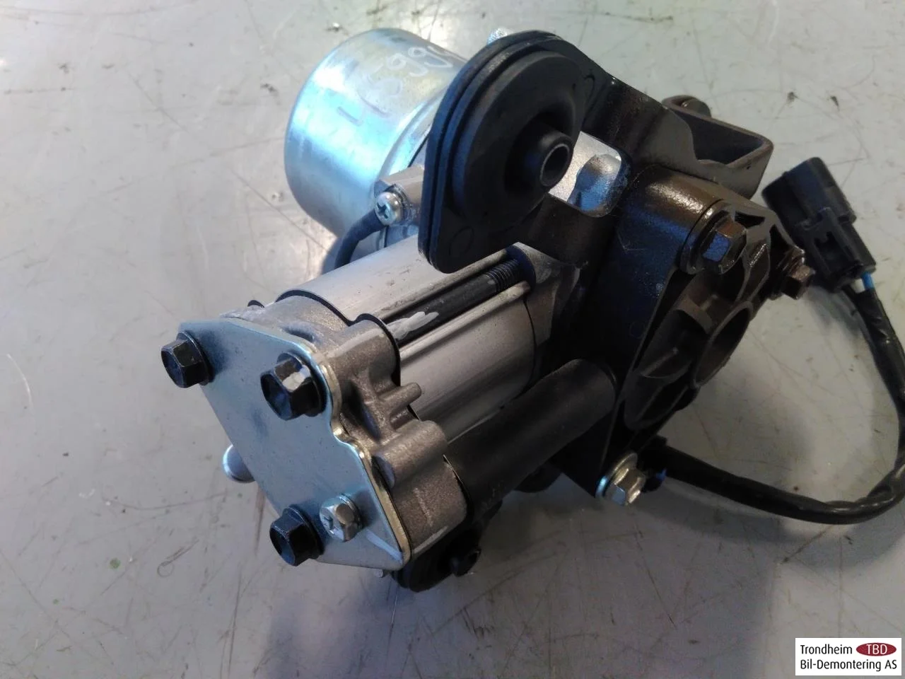 Maxus EUNIQ5 MPV 2021- Pompă de vacuum
