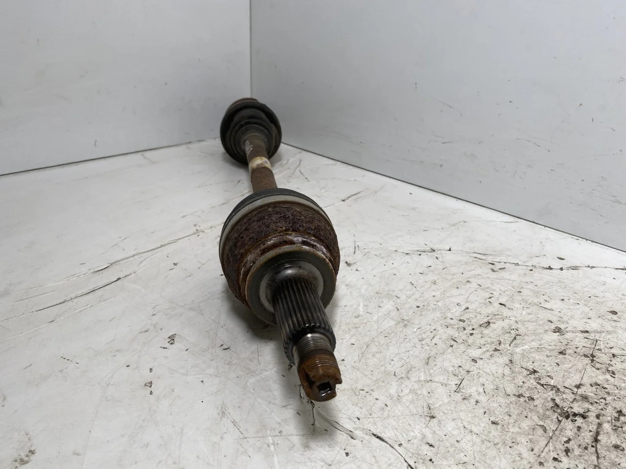 Kia NIRO SG2 2023- Front left driveshaft view 3