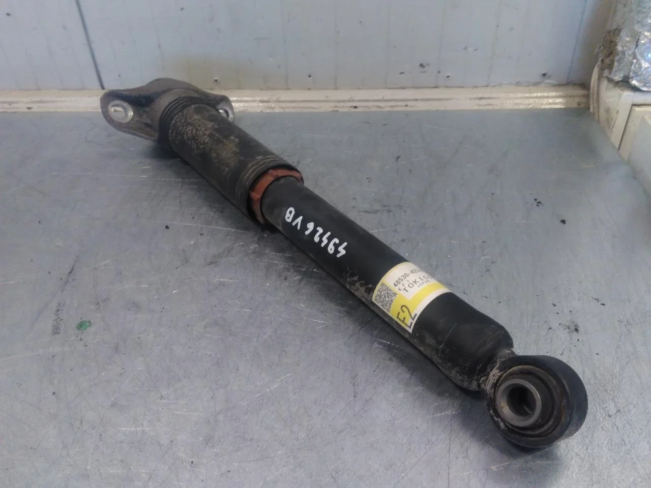 Toyota BZ4X EA10 2022- Shock absorber, rear