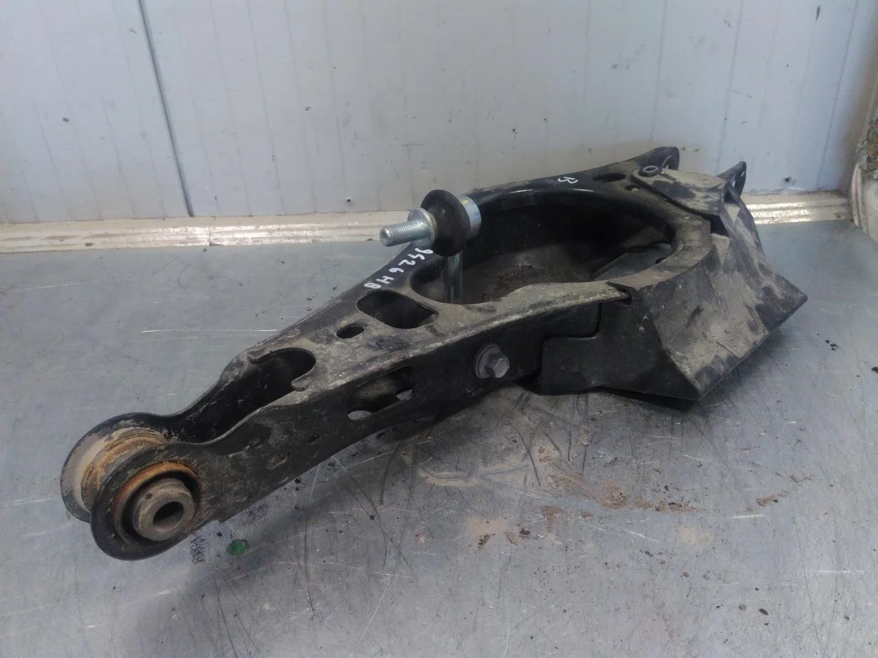 Toyota BZ4X EA10 2022- Control arm, rear right