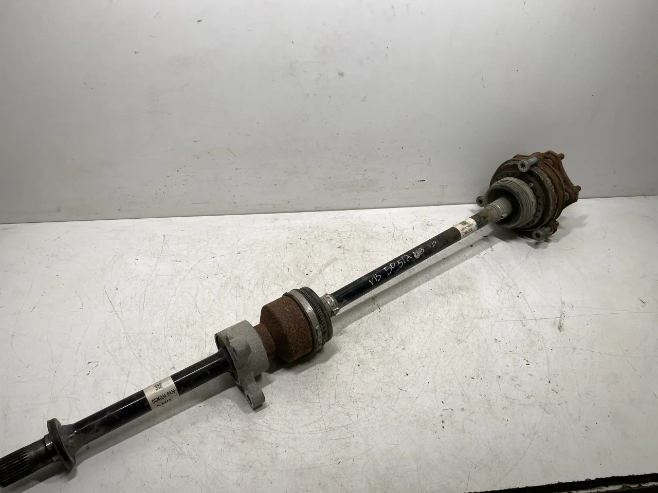 Hyundai IONIQ 5 NE 2022- Rear left driveshaft view 3