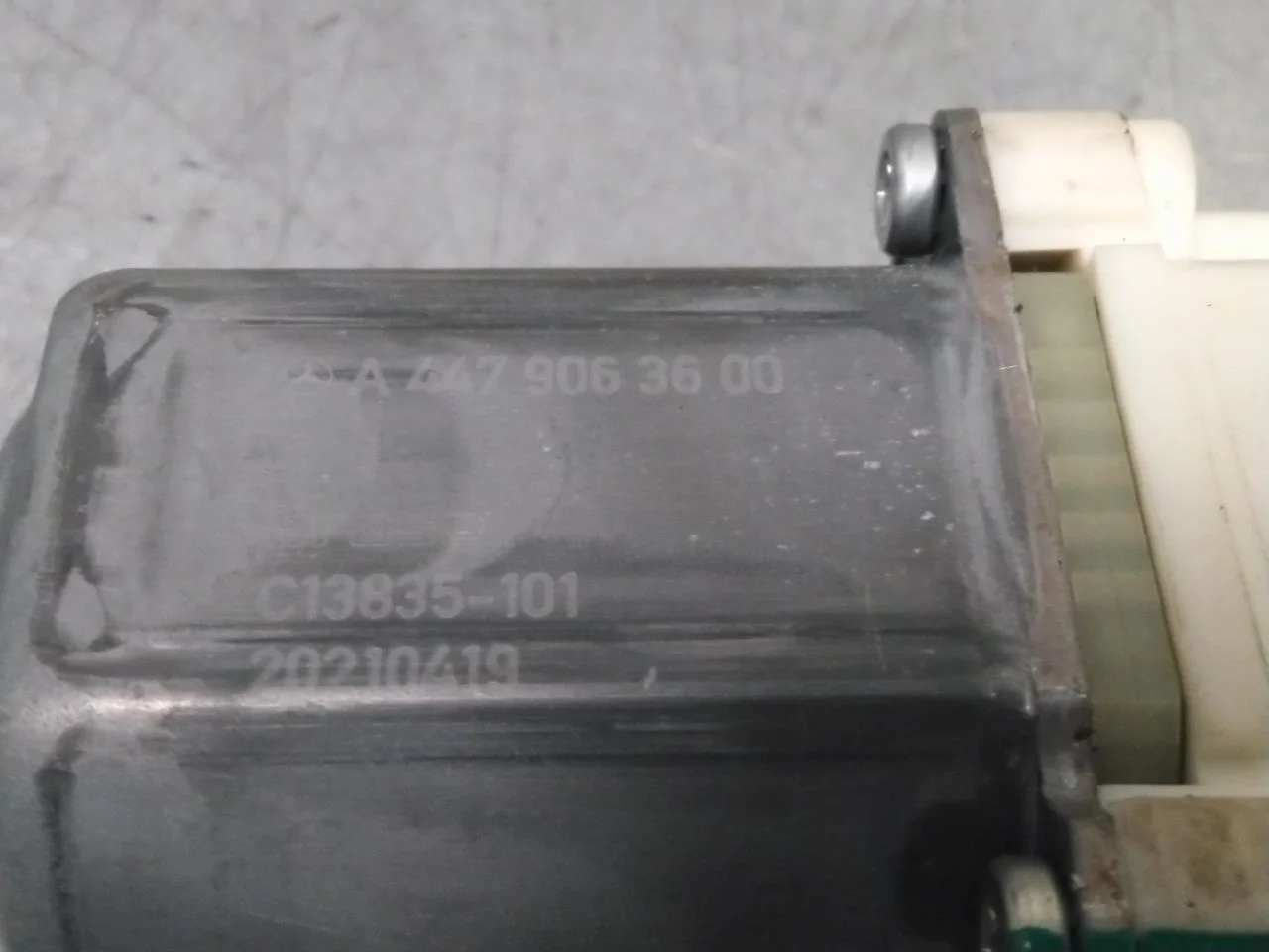 Mercedes V W447//W640/W448 2014- Ablakemelő motor nézet 3