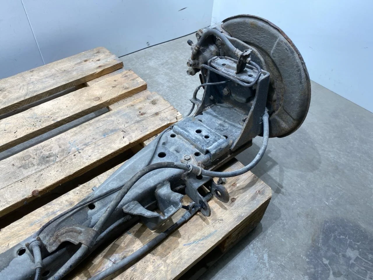 Nissan E-NV200 / EVALIA Rear suspension, other view 3
