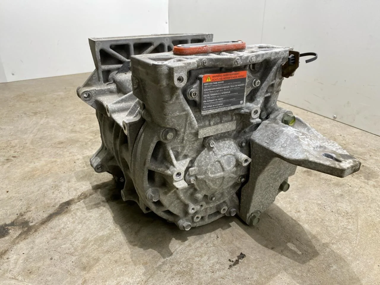 Nissan E-NV200 / EVALIA Front electric motor view 2