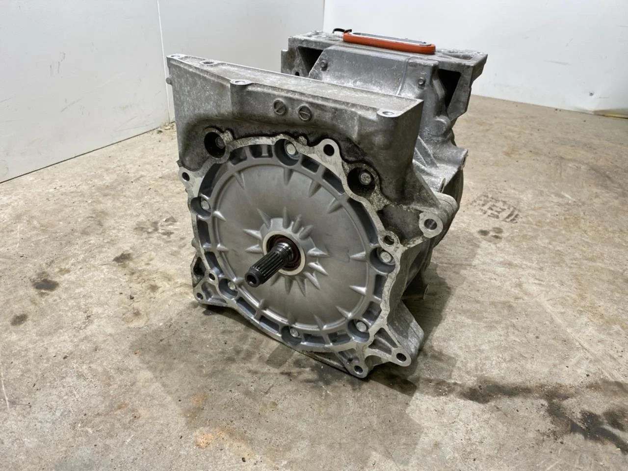 Nissan E-NV200 / EVALIA Front electric motor view 3