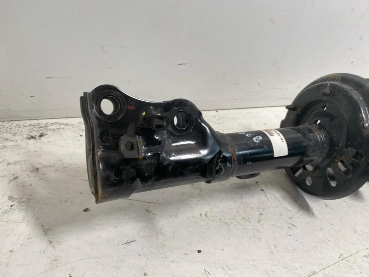 Honda E:NY1 2023- Strut assembly, front left view 3