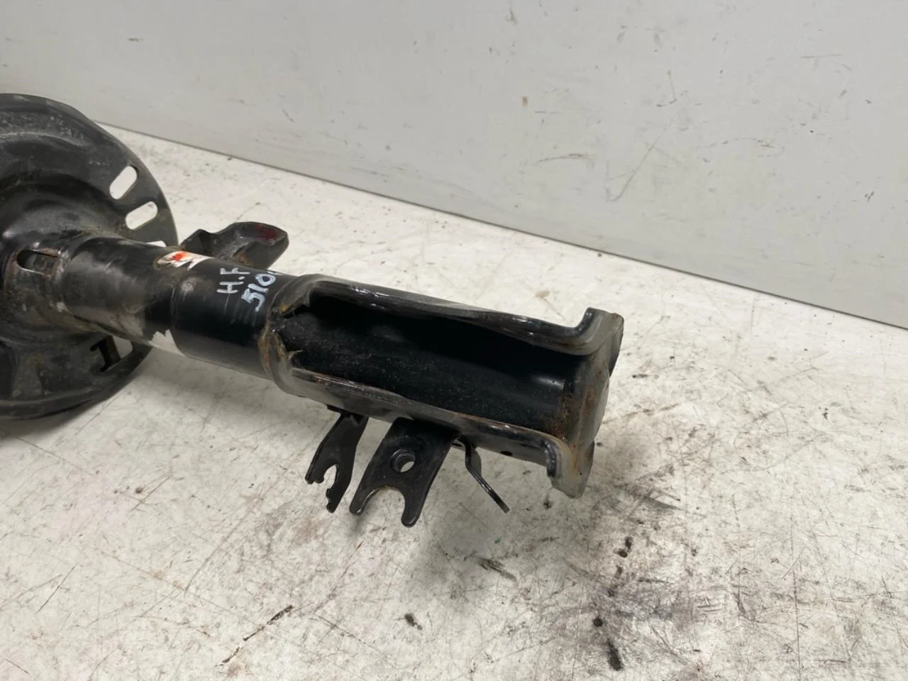 Honda E:NY1 2023- Strut assembly, front right view 2