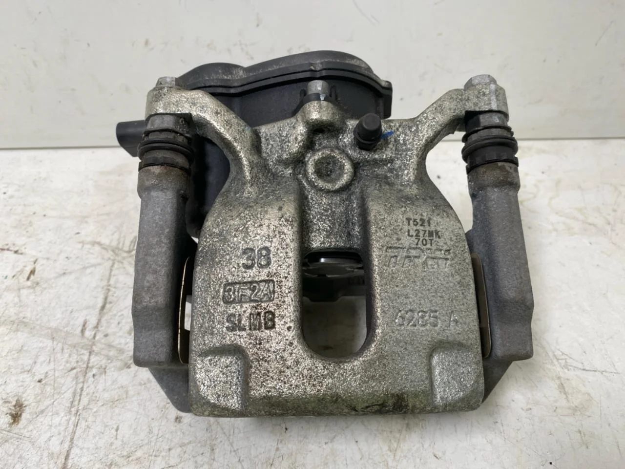 Honda E:NY1 2023- Féknyereg, hátsó, jobb