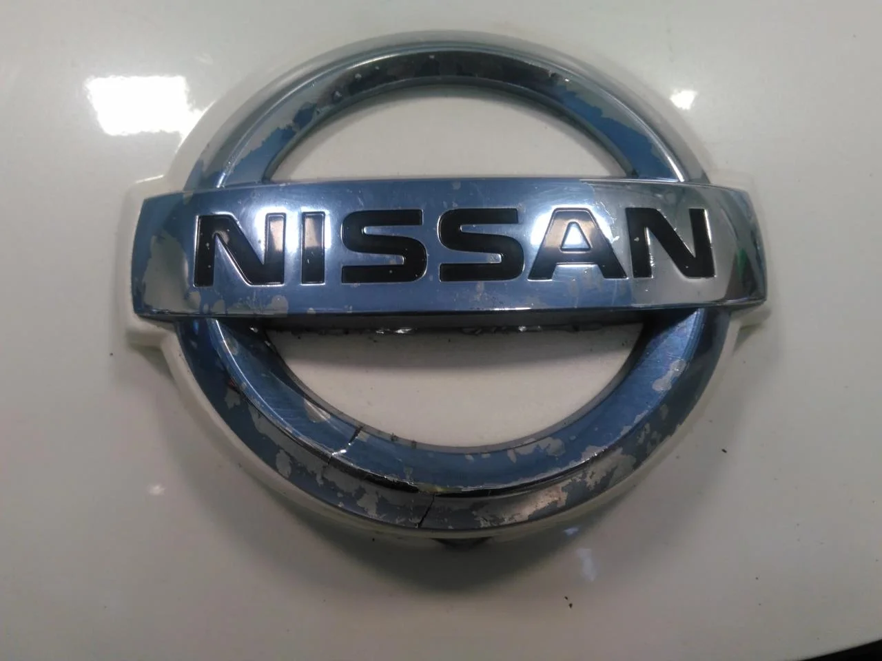 Nissan LEAF 2011-17 Charging port cover, electric / hybrid view 2