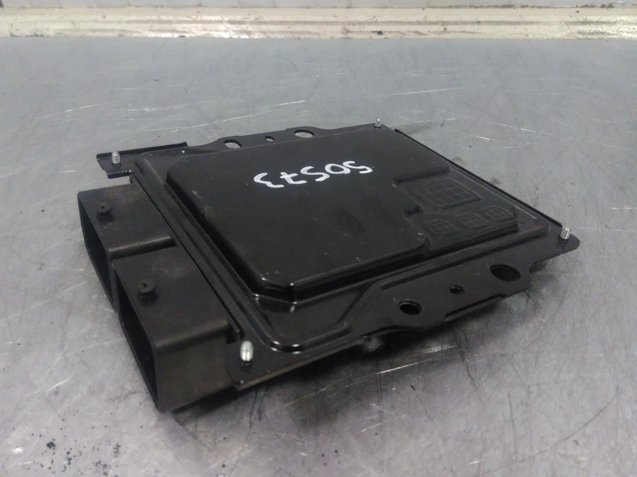 Nissan LEAF 2011-17 Injection control unit, petrol view 2