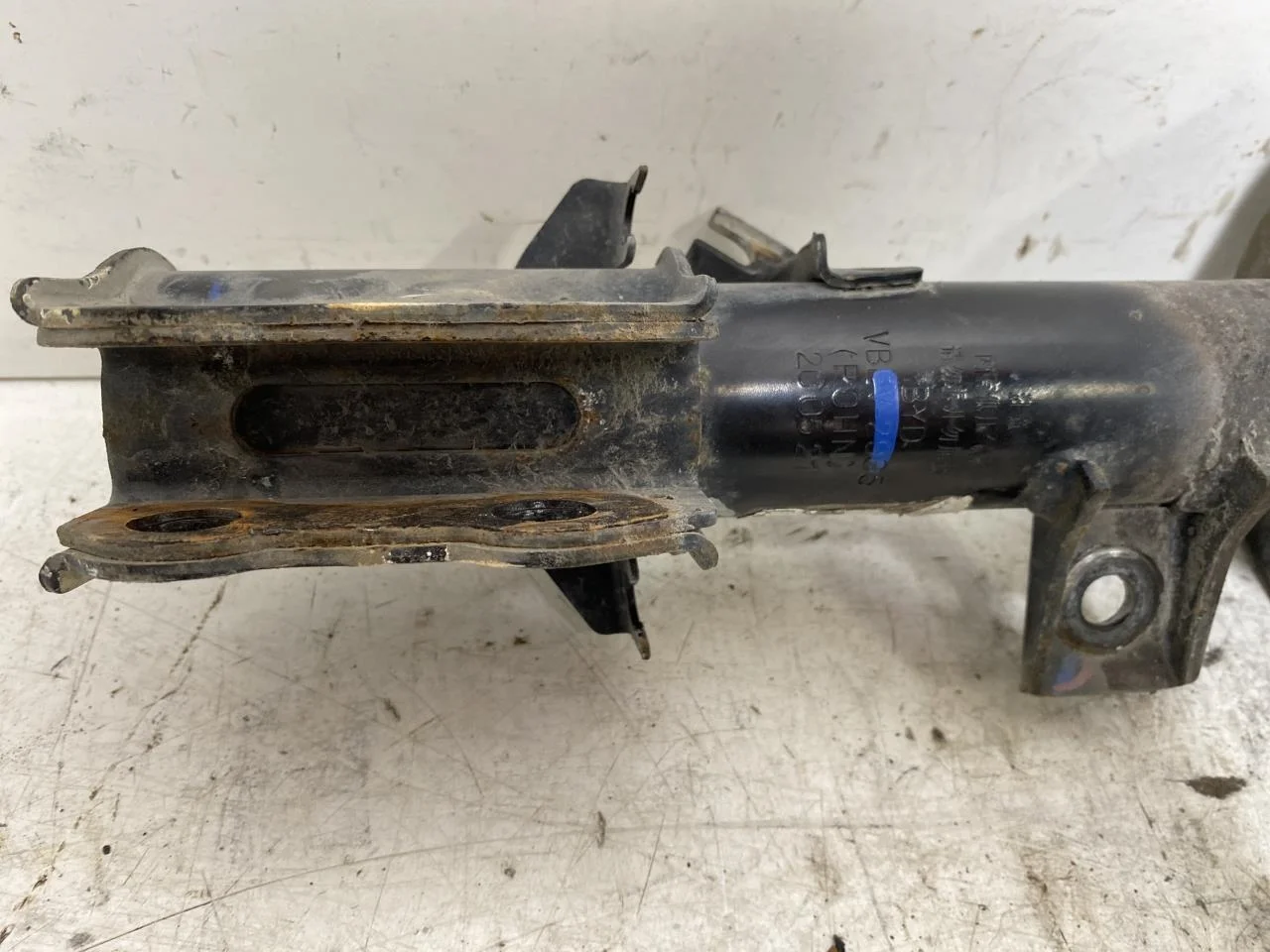 Byd ETP3 T3 2022- Strut assembly, front left view 2