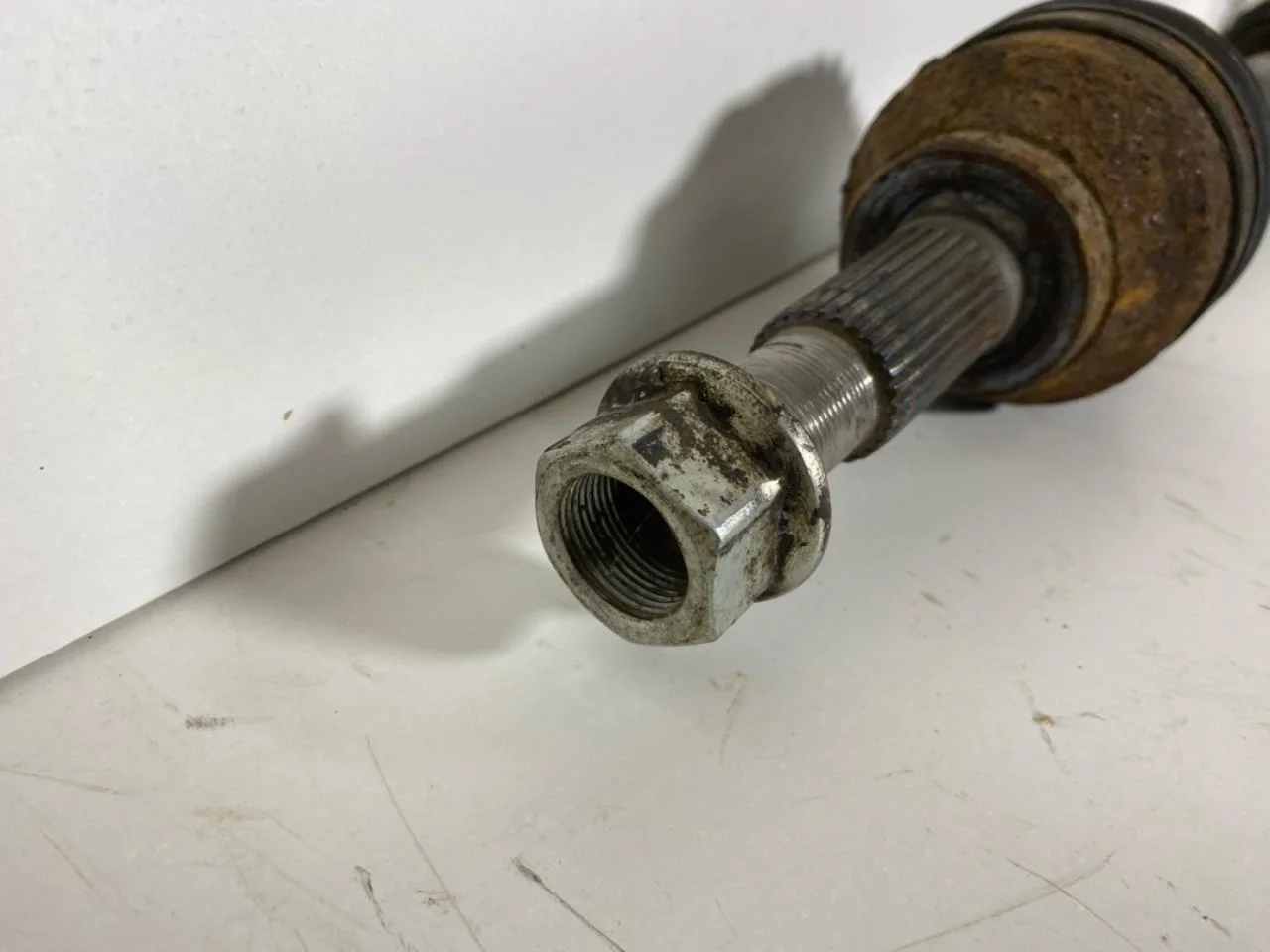 Nissan LEAF 2011-17 Front left driveshaft view 2