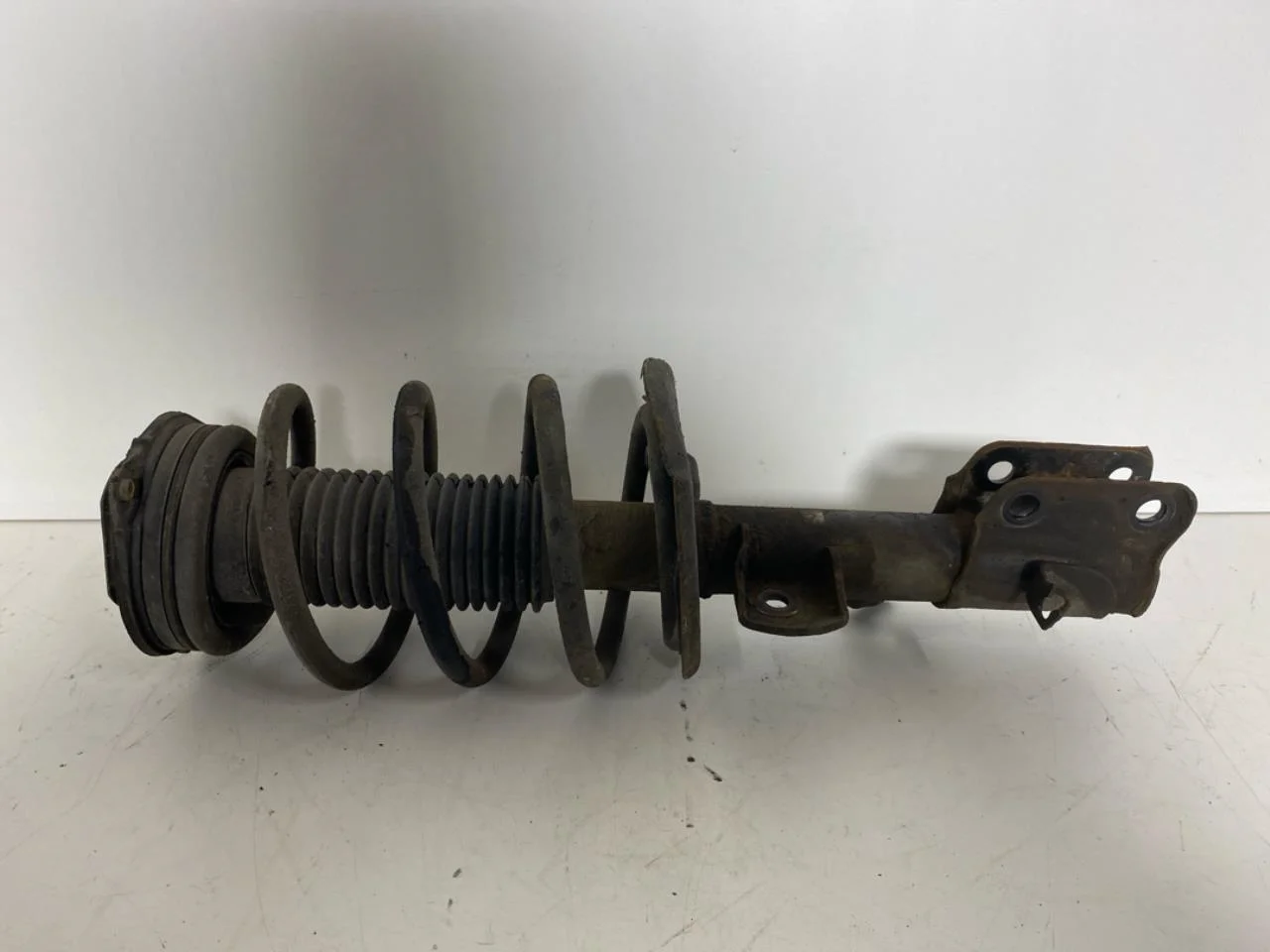 Nissan LEAF 2011-17 Strut assembly, front right