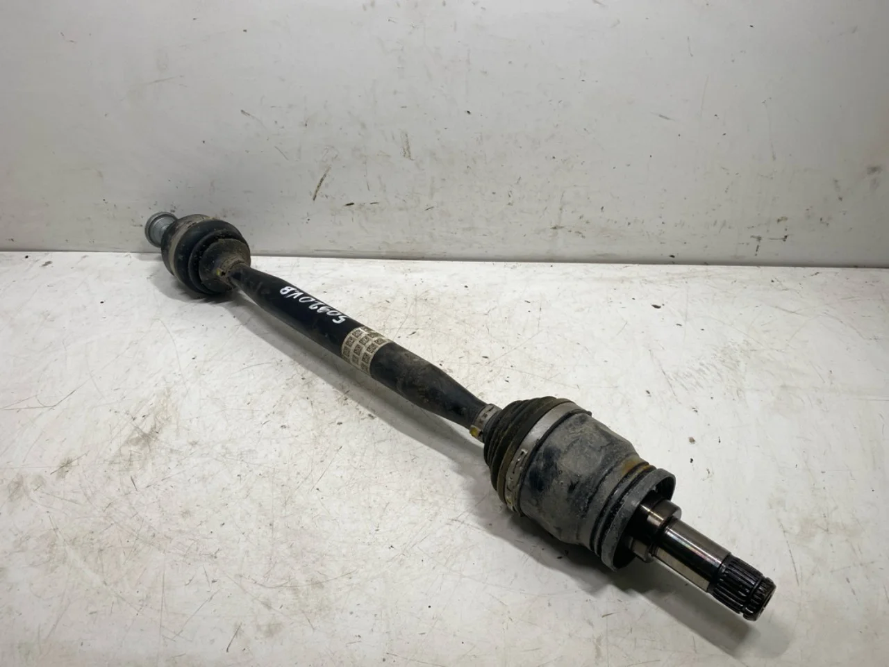 BMW X1/IX1 U11 2023- Rear left driveshaft view 2