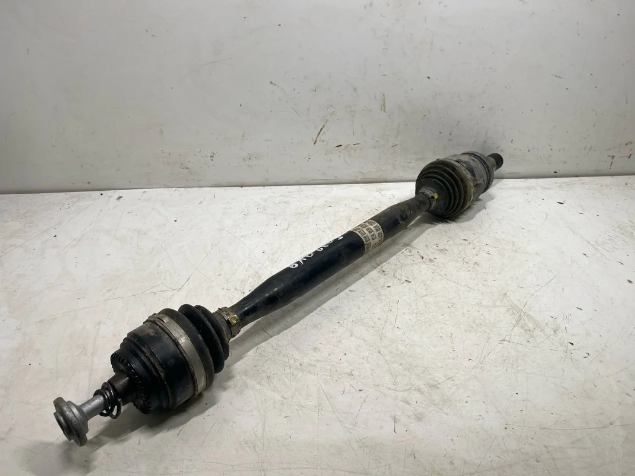 BMW X1/IX1 U11 2023- Rear left driveshaft view 3