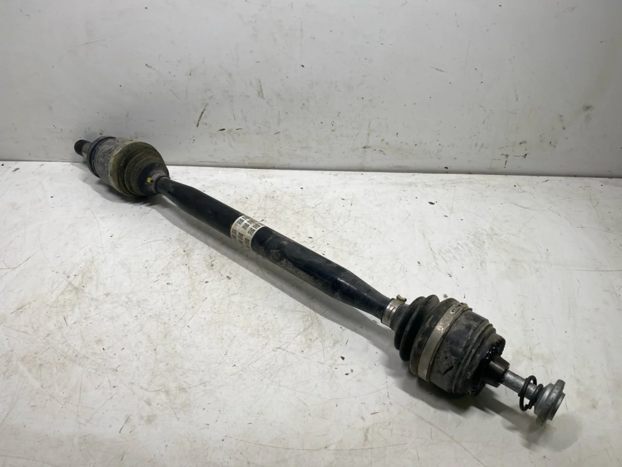 BMW X1/IX1 U11 2023- Rear right driveshaft view 2