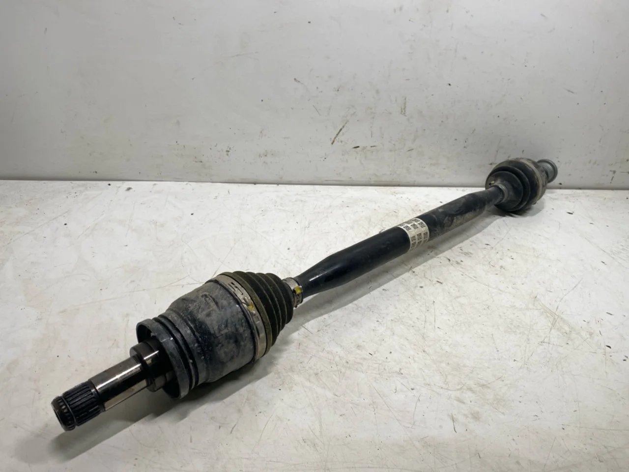 BMW X1/IX1 U11 2023- Rear right driveshaft view 3