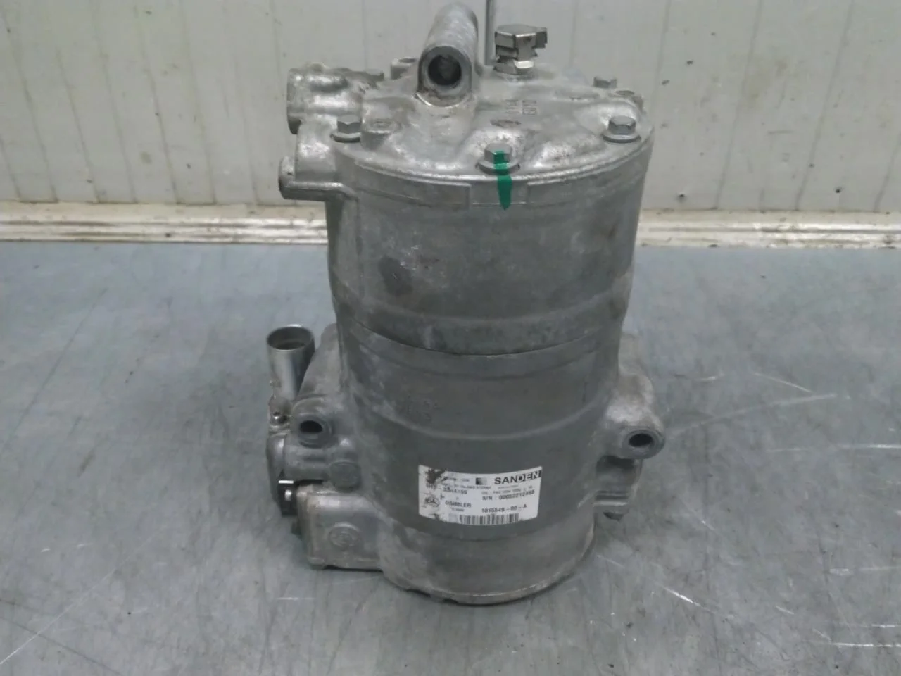 Mercedes B 180-200 W246/W242 2012-19 A/C compressor view 2