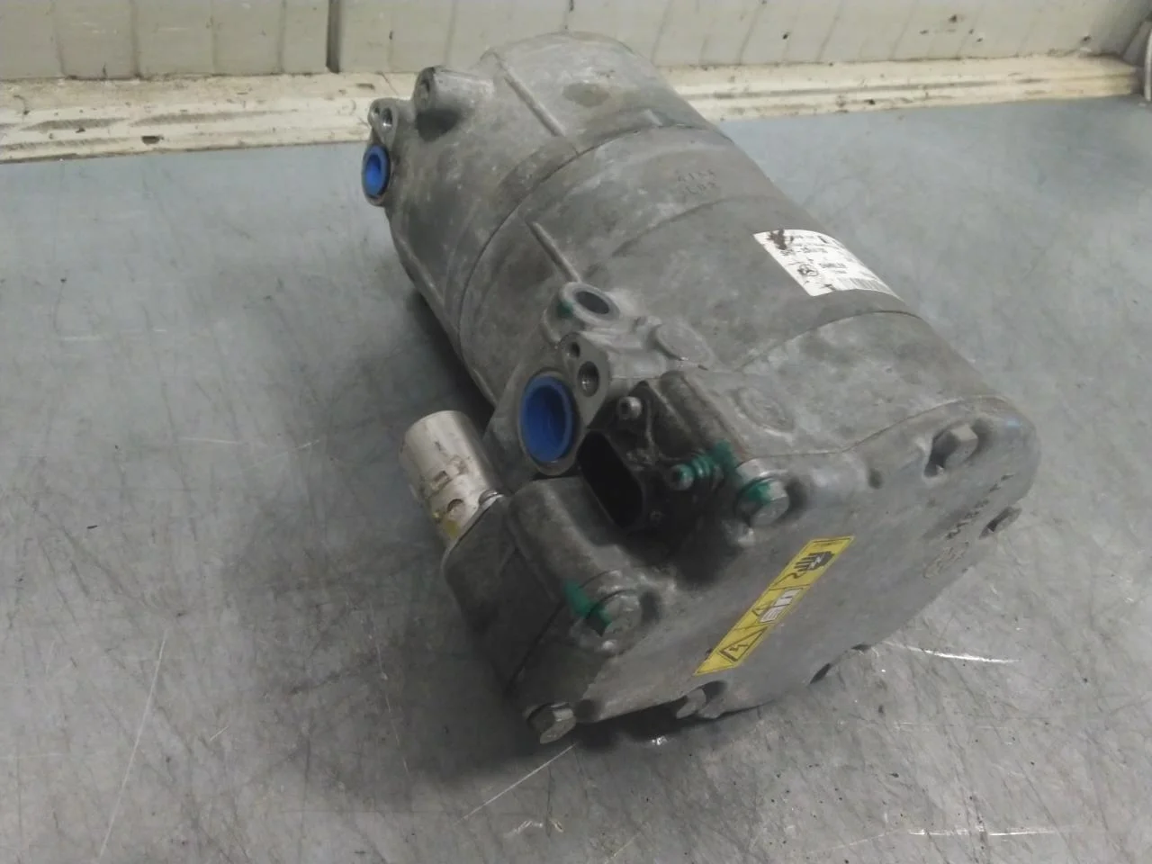 Mercedes B 180-200 W246/W242 2012-19 A/C compressor view 3