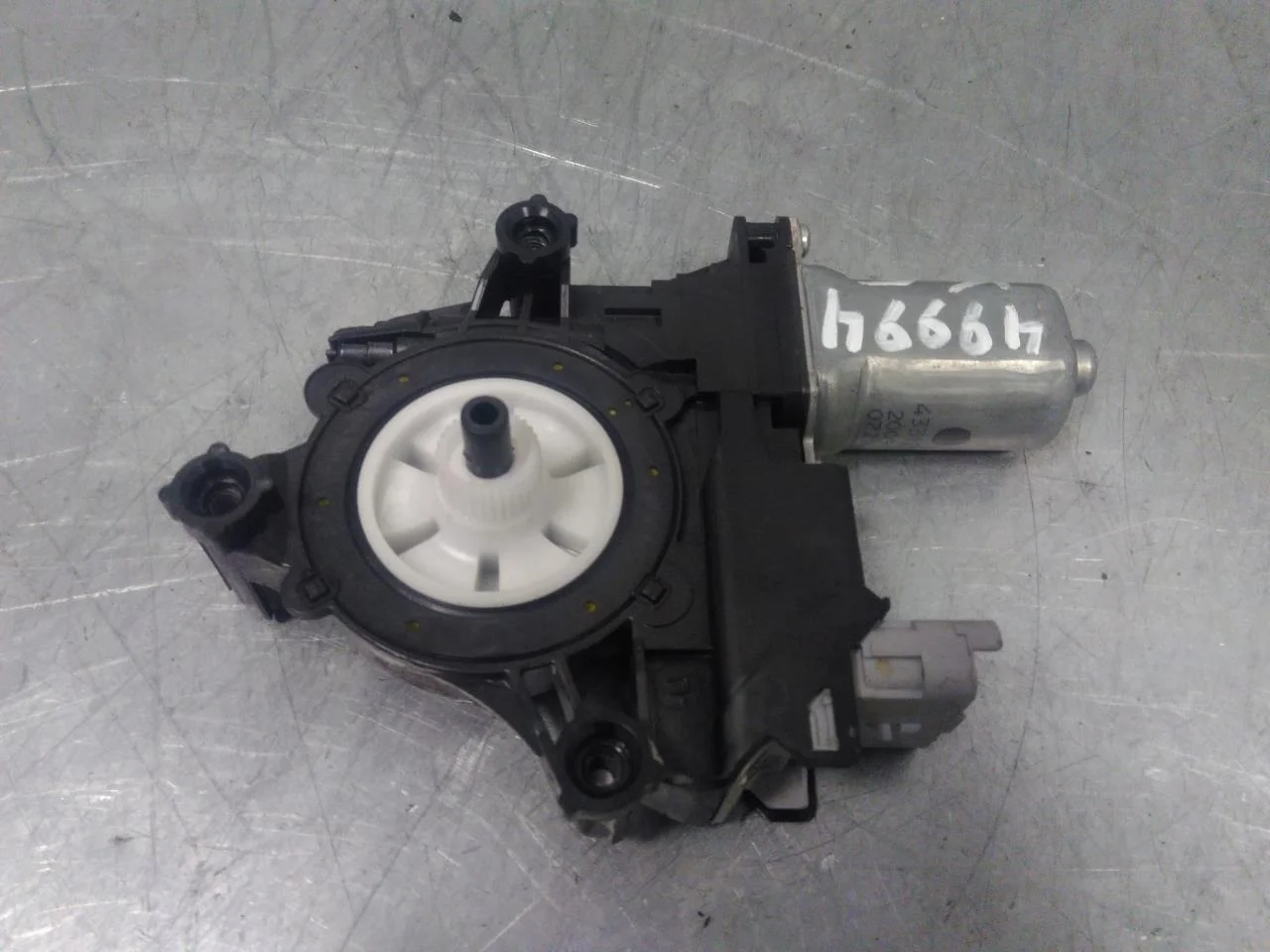 Peugeot 208/E-208 2020-> Ablakemelő motor