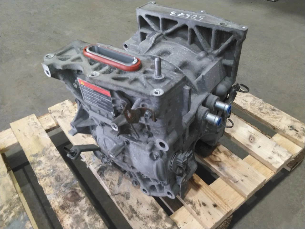 Nissan LEAF 2011-17 Front electric motor view 2