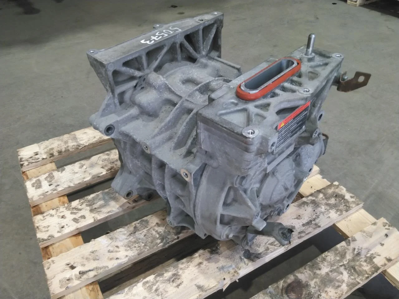 Nissan LEAF 2011-17 Front electric motor view 3